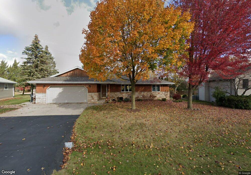 W2858 Schmalz Cir, Appleton, WI 54915 - photo 1