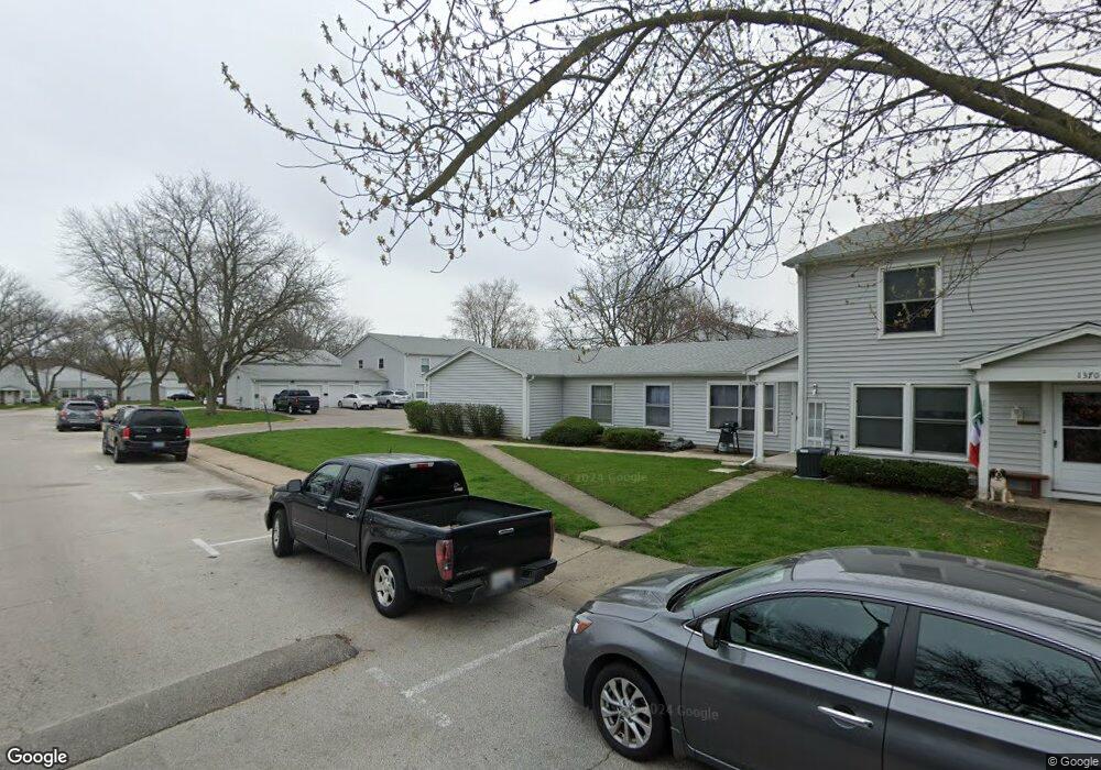 1370 N Glen Cir unit D, Aurora, IL 60506 - photo 1