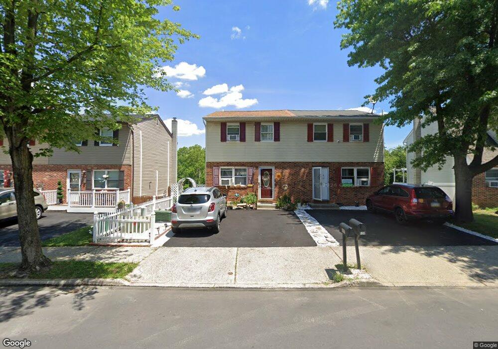 637 S Front St, Allentown, PA 18103 - photo 1