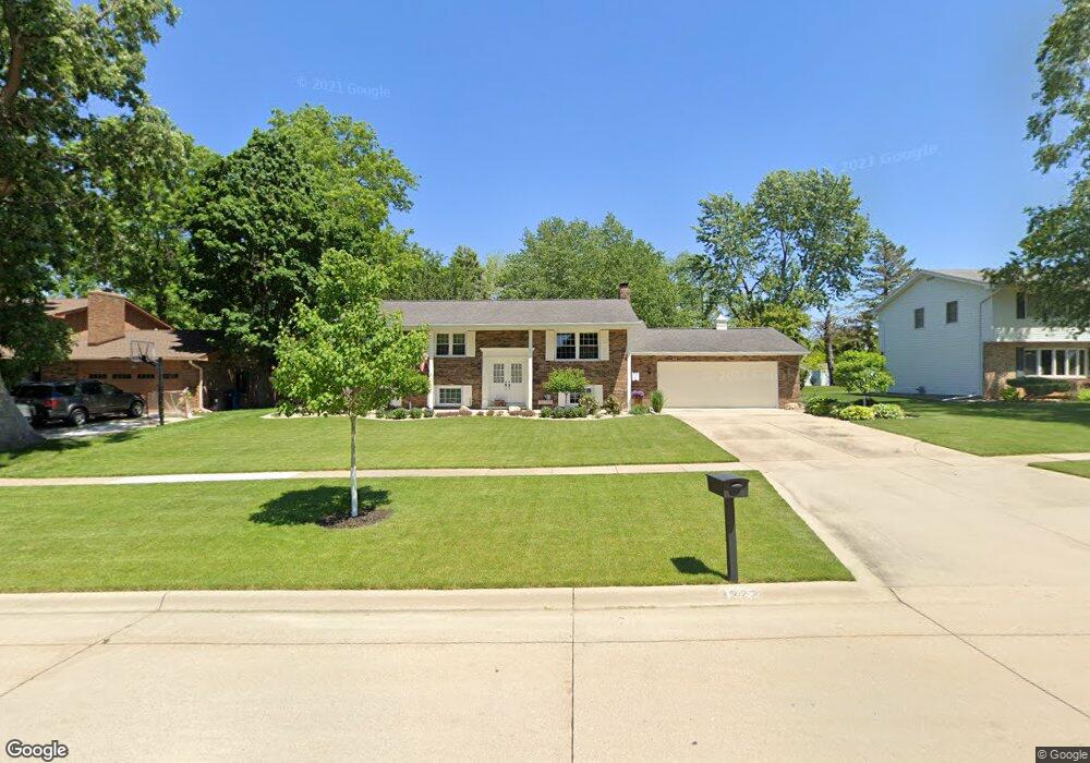1222 Oak Park Blvd, Cedar Falls, IA 50613 - photo 1