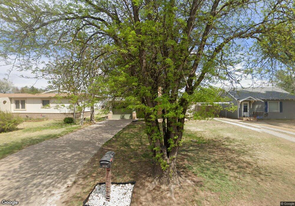 1034 S Monroe St, Hugoton, KS 67951 - photo 1