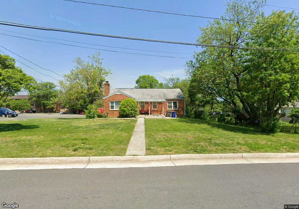 2706 Dawn Dr, Alexandria, VA 22306 - photo 1