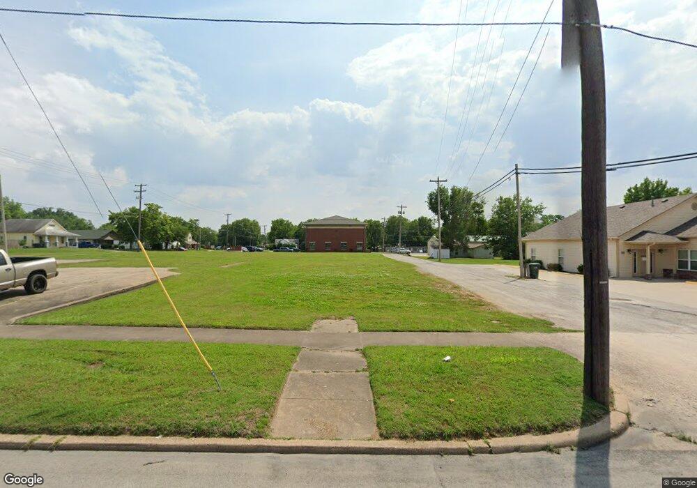 309 W 1st St, Claremore, OK 74017 - photo 1