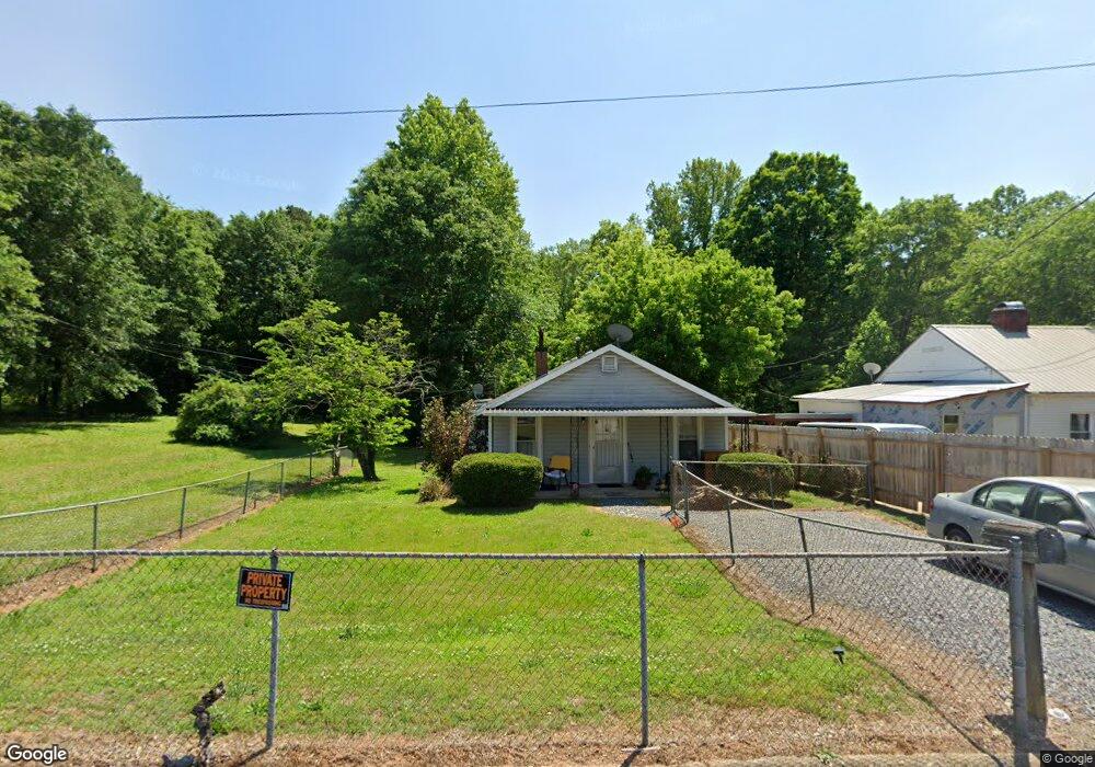 2703 5th Ave SW, Hickory, NC 28602 - photo 1