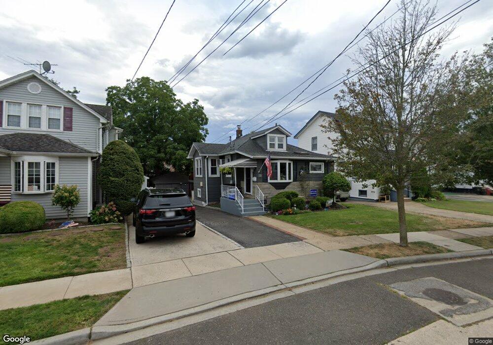 32 Noble St, Lynbrook, NY 11563 - photo 1