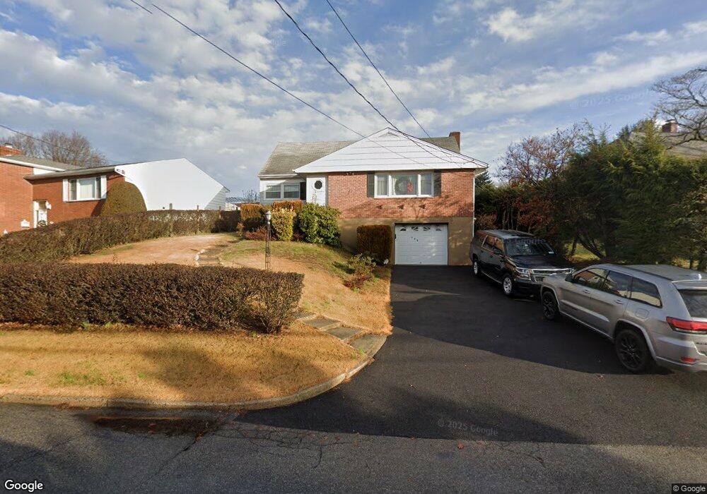 172 Roundhill Dr, Yonkers, NY 10710 - photo 1