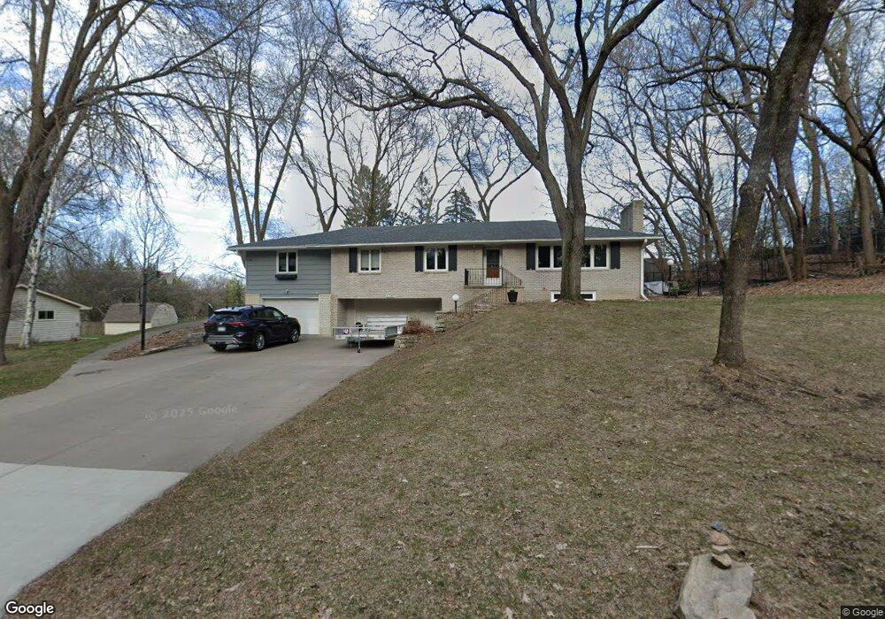 5380 Shady Hills Cir, Excelsior, MN 55331 - photo 1