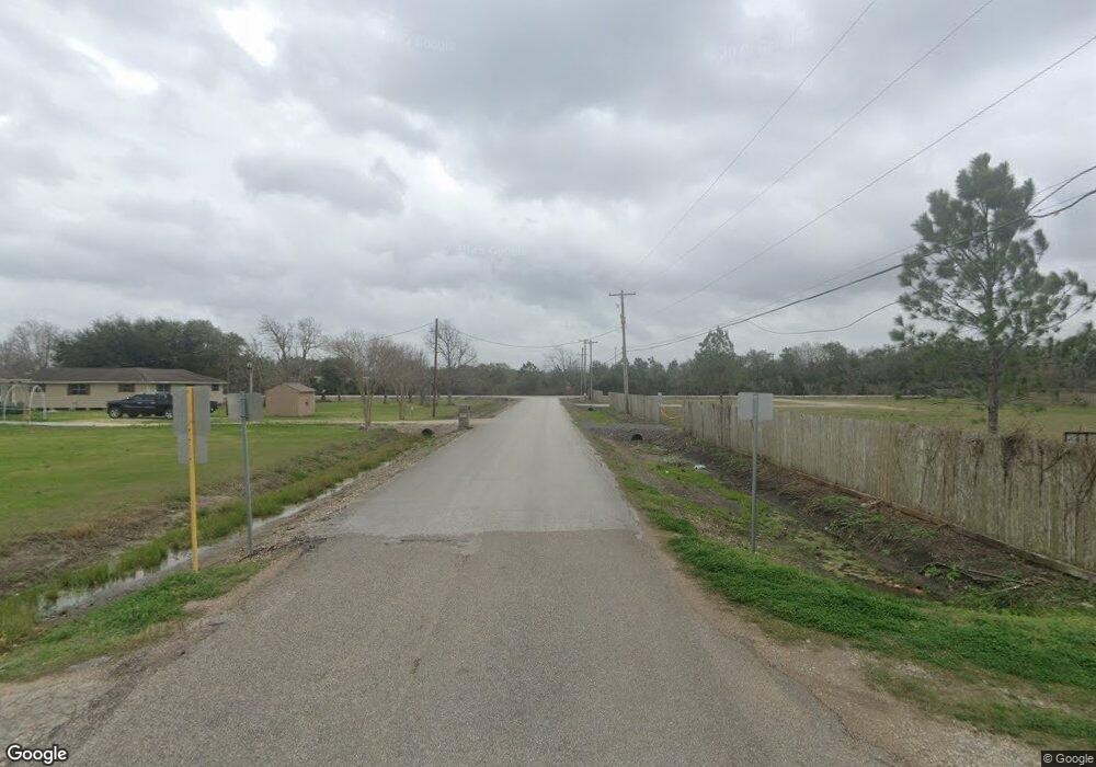 1049 County Road 695, Alvin, TX 77511 - photo 1