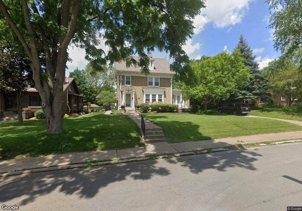 220 E Pleasant St, Davenport, IA 52803 - photo 1