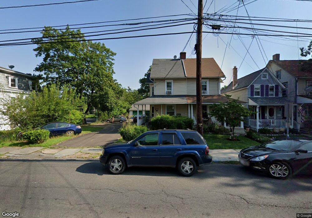 721 W Broad St, Quakertown, PA 18951 - photo 1