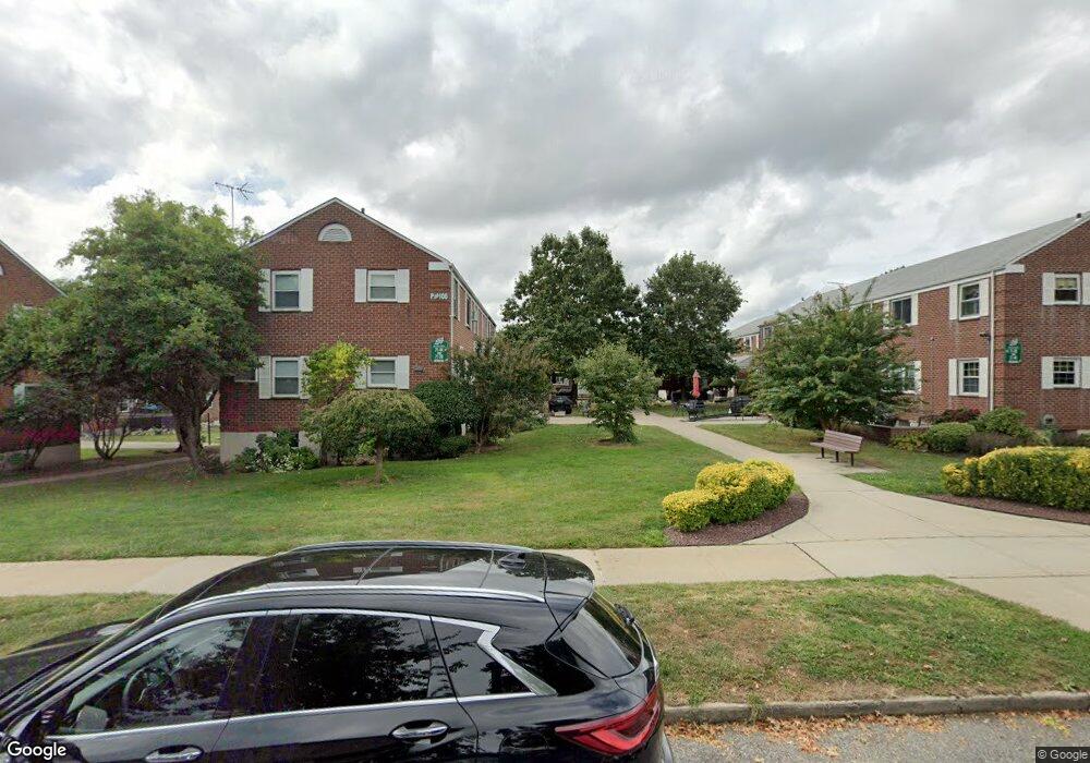 7136 260th St, Glen Oaks, NY 11004 - photo 1