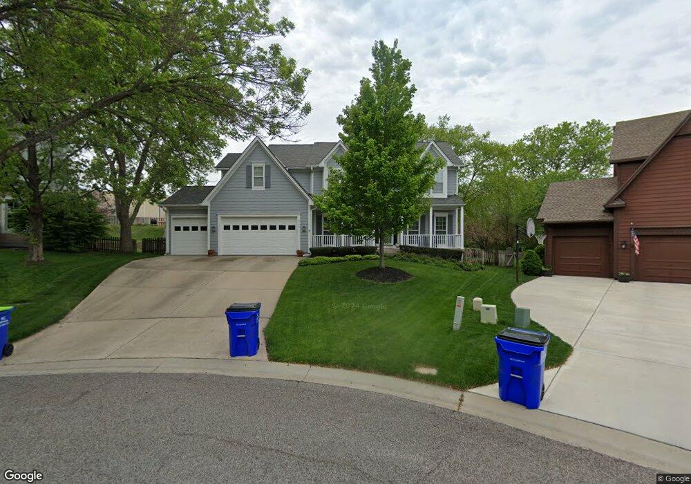 8526 Widmer Rd, Lenexa, KS 66215 - photo 1