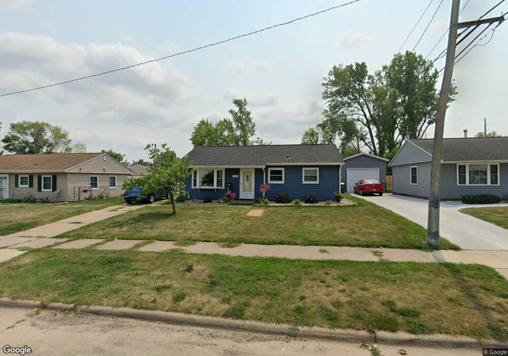 1707 10th Ave SW, Cedar Rapids, IA 52404 - photo 1