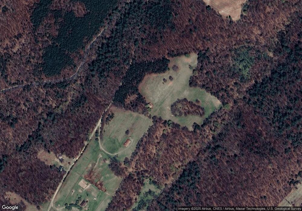 201 Tanglewood Ln, Berkeley Springs, WV 25411 - photo 1