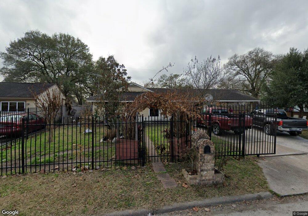 3004 Charter Oaks Dr, Houston, TX 77093 - photo 1