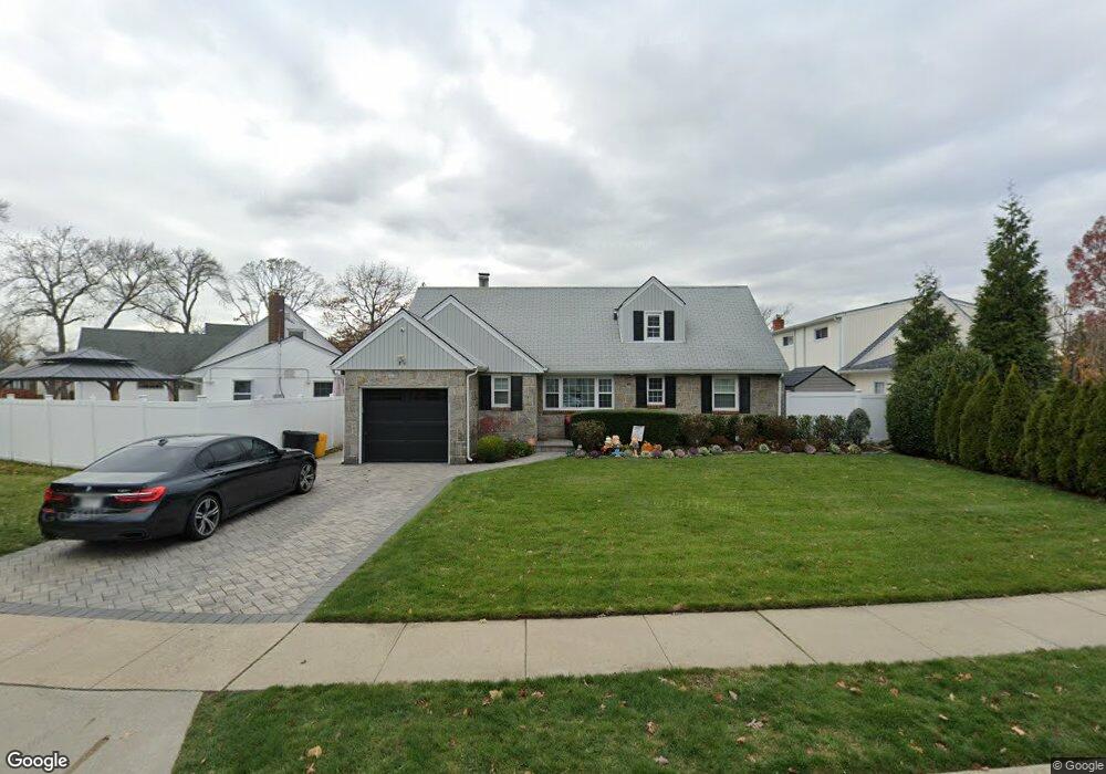 86 Hungry Harbor Rd, Valley Stream, NY 11581 - photo 1