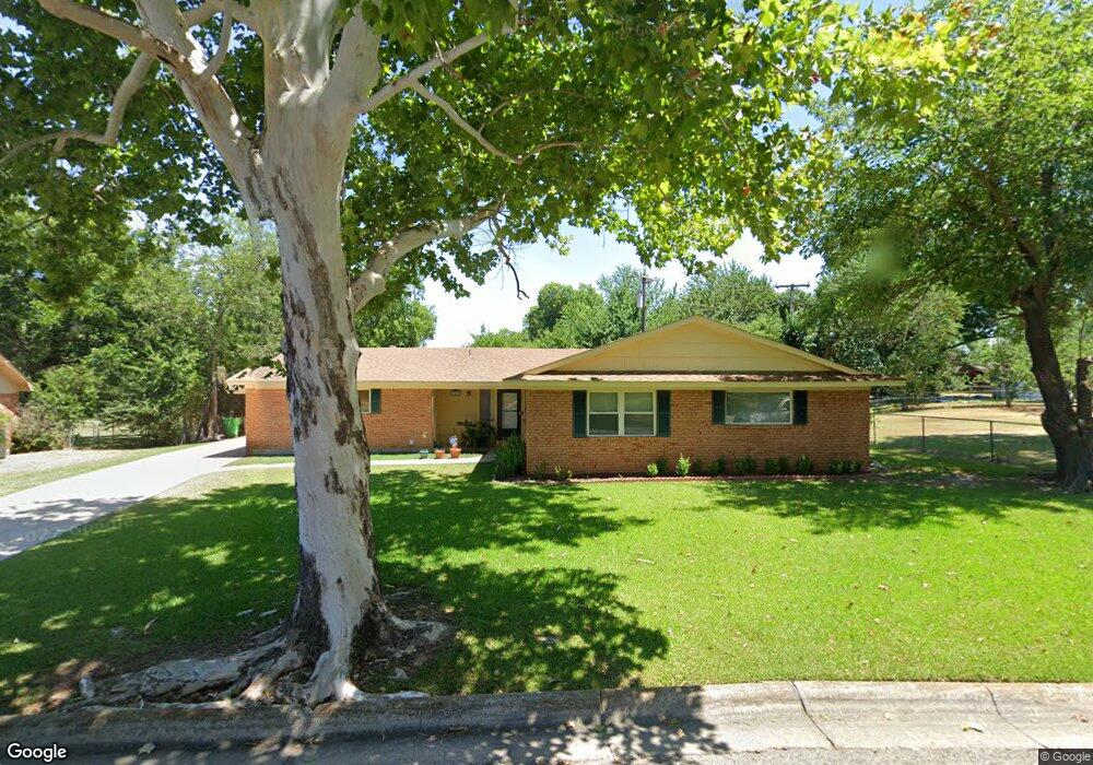 1902 Laurel Rd, Gainesville, TX 76240 - photo 1