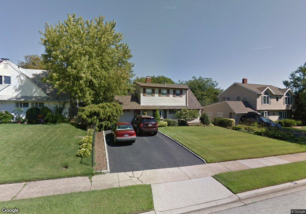 119 Stirrup Ln, Levittown, NY 11756 - photo 1