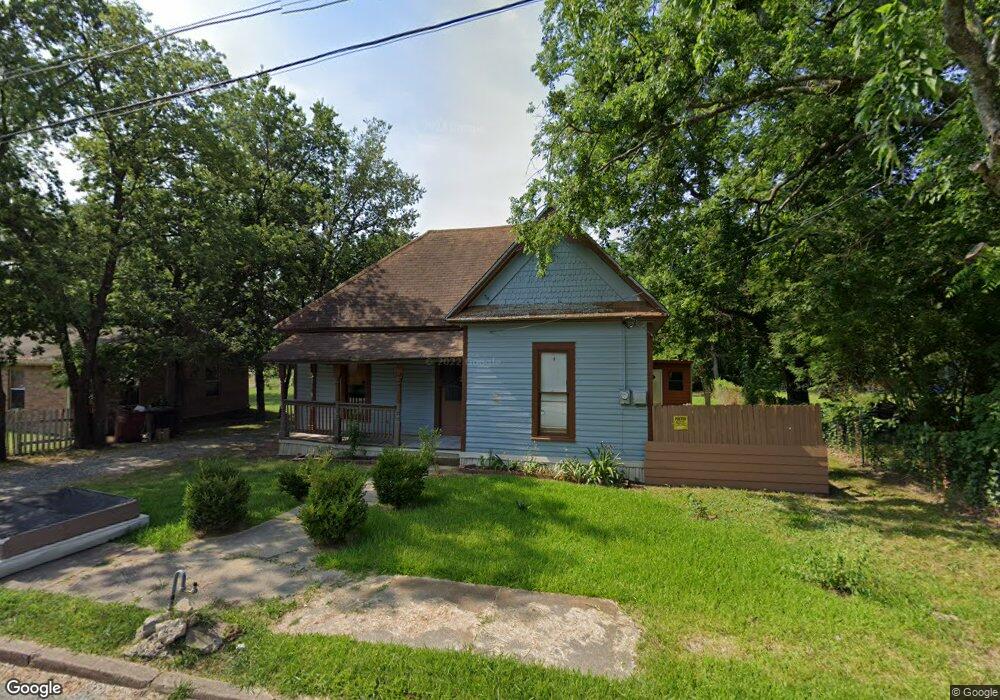 512 E 2nd St, Bonham, TX 75418 - photo 1