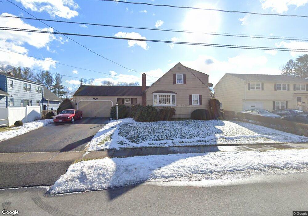 27 Mildred Rd, West Hartford, CT 06107 - photo 1