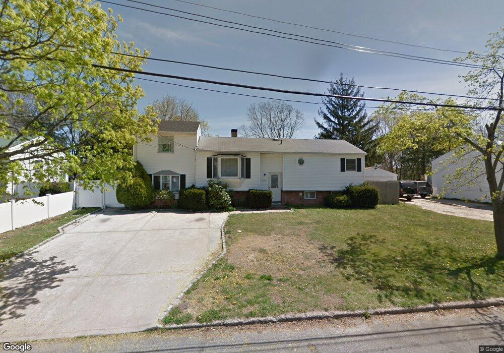 2709 Heather Ave, Medford, NY 11763 - photo 1