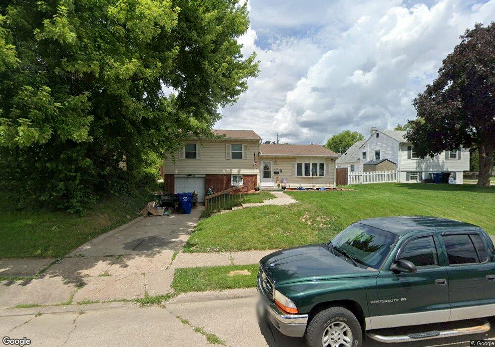 3210 W 16th St, Davenport, IA 52804 - photo 1