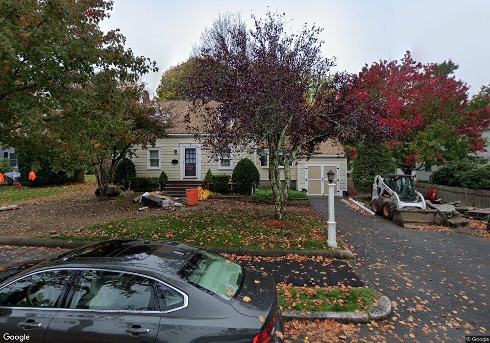 6 Pilgrim Rd, Wakefield, MA 01880 - photo 1