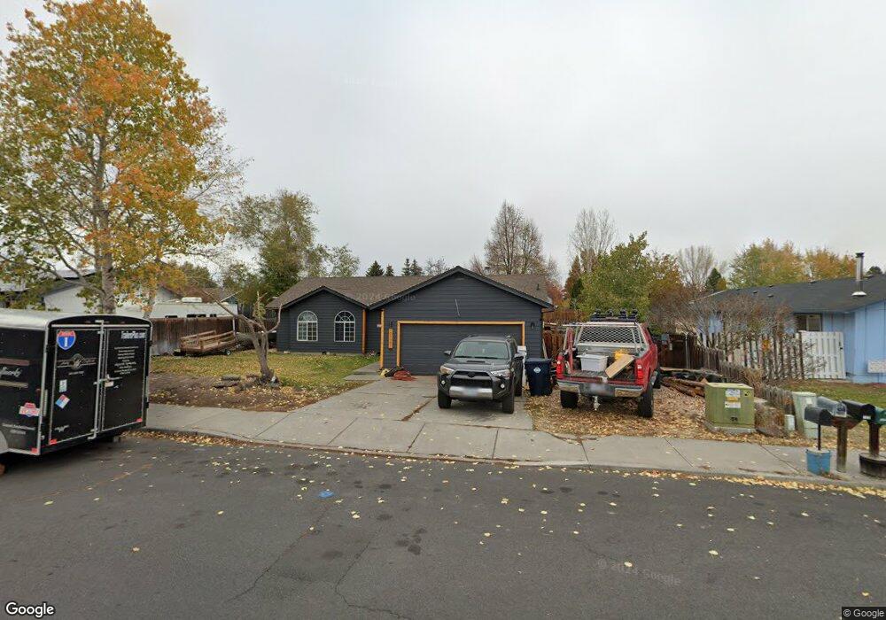 2521 SW Glacier Ave, Redmond, OR 97756 - photo 1