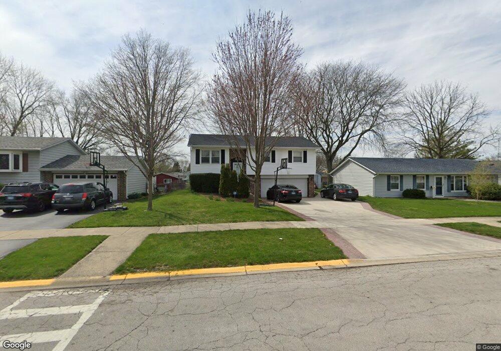 840 Laurel Dr, Aurora, IL 60506 - photo 1