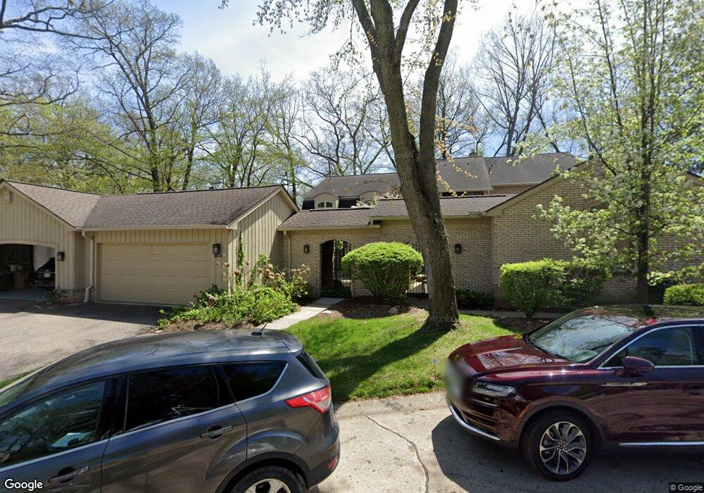 1190 Glenpointe Ct, Bloomfield Hills, MI 48304 - photo 1