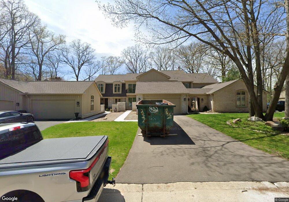 1103 Ivyglen Cir unit Bldg-Unit, Bloomfield Hills, MI 48304 - photo 1