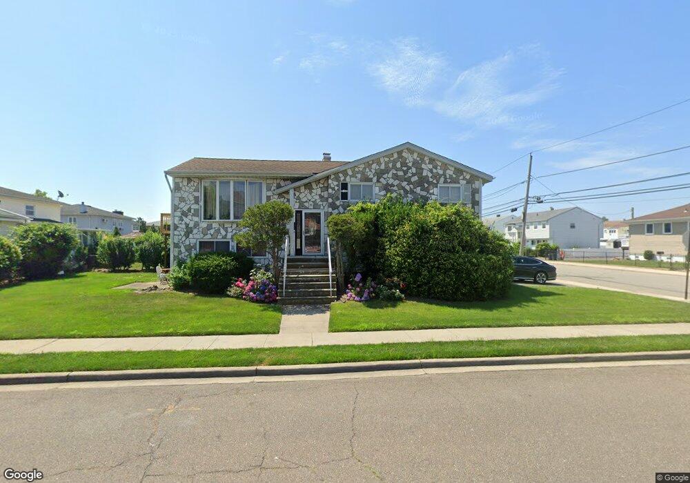 9 Clinton St, Freeport, NY 11520 - photo 1