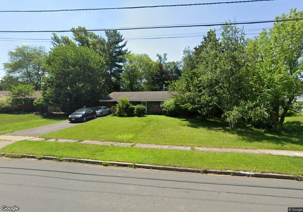 24 Hodge Rd, Kendall Park, NJ 08824 - photo 1