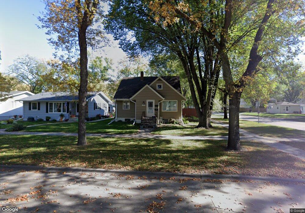729 S 10th St, Grand Forks, ND 58201 - photo 1