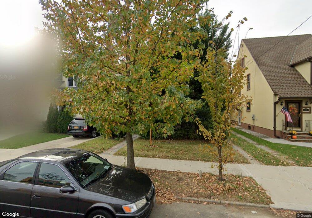 6924 Kessel St, Forest Hills, NY 11375 - photo 1