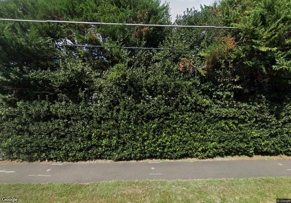 6702 Haycock Rd, Falls Church, VA 22043 - photo 1