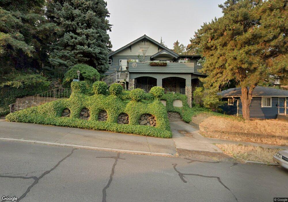 512 W 6th St, the Dalles, OR 97058 - photo 1