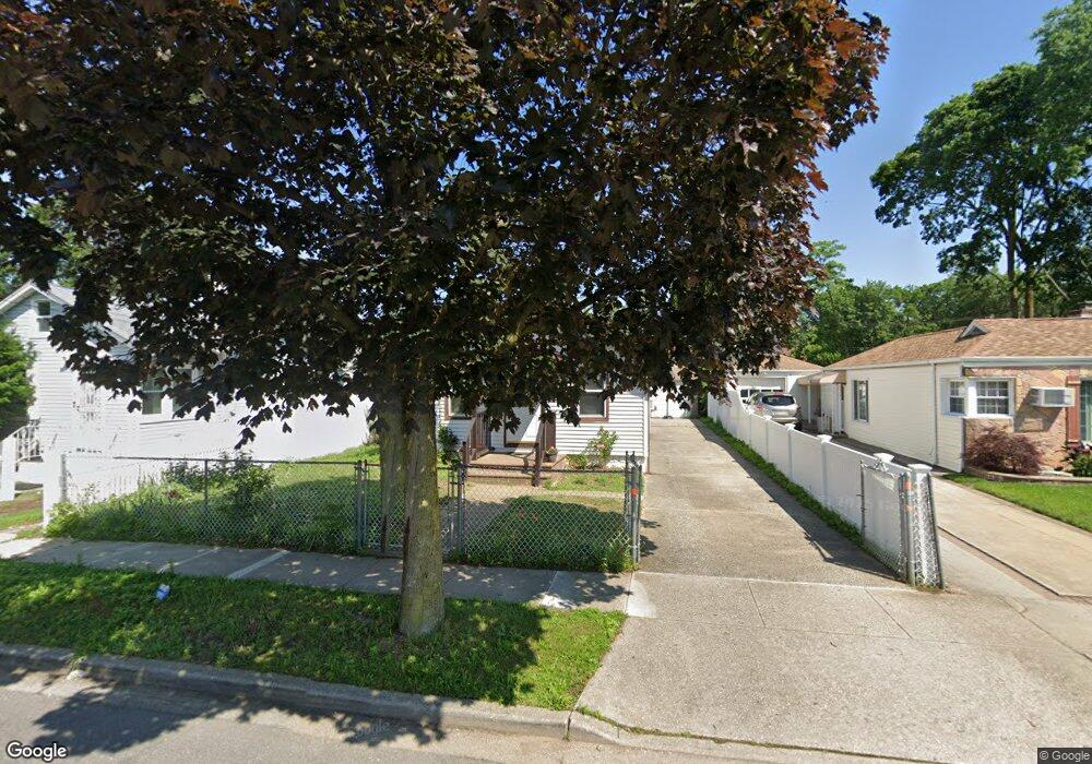 33 E Pennywood Ave, Roosevelt, NY 11575 - photo 1