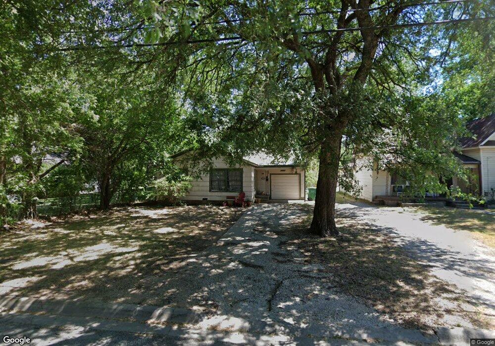 1310 Truelove St, Gainesville, TX 76240 - photo 1