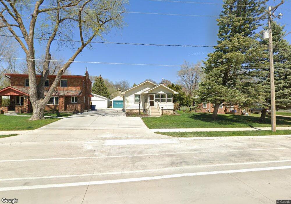 4615 Franklin Ave, Des Moines, IA 50310 - photo 1