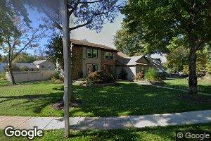 27 Stratford Ln, Mount Laurel, NJ 08054