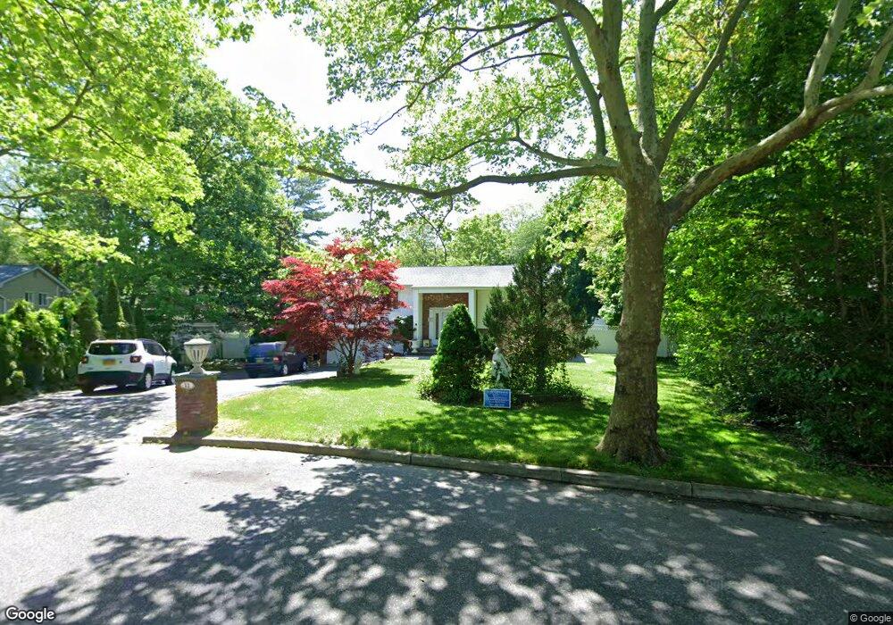 11 Edscho Ln, ComMacK, NY 11725 - photo 1