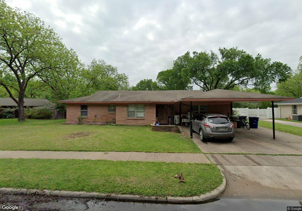 1403 Hillcrest St, Ennis, TX 75119 - photo 1