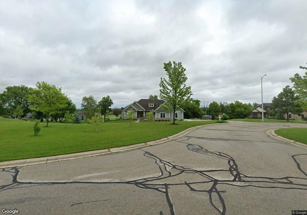 2040 Grandview Dr, Slinger, WI 53086 - photo 1