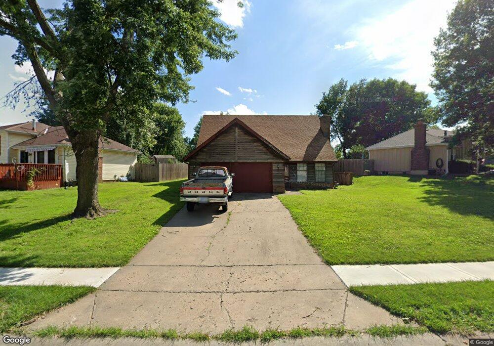10123 W 49th Place, Shawnee, KS 66203 - photo 1