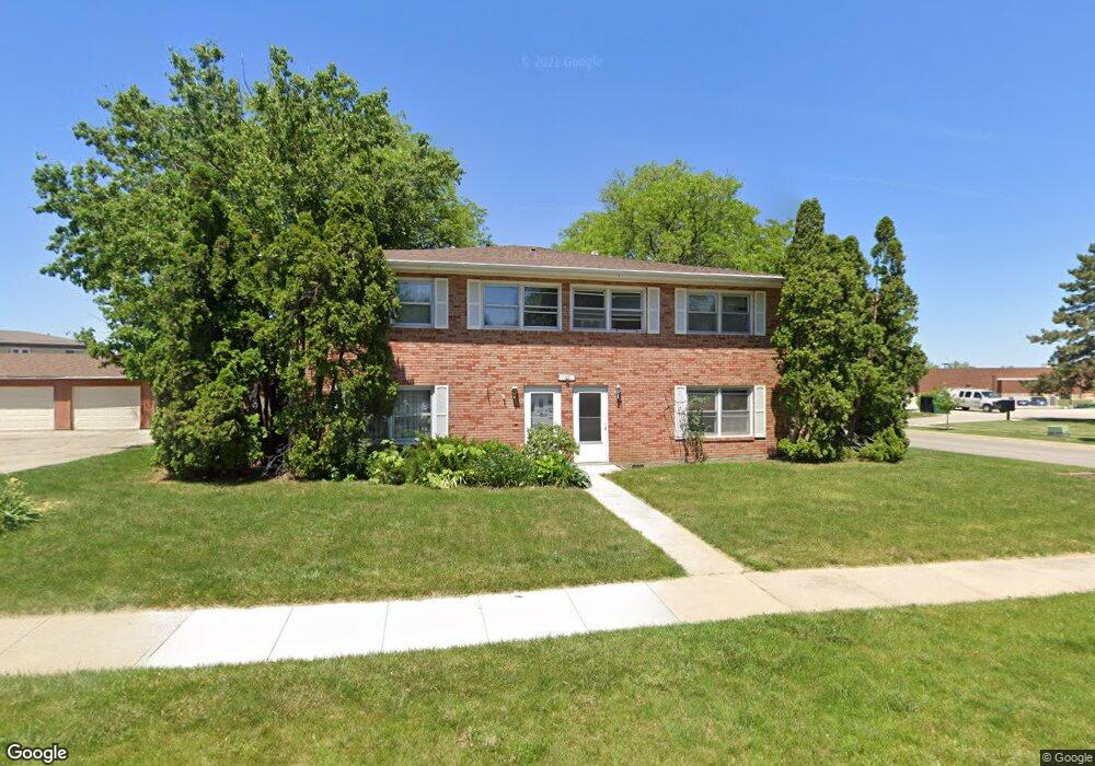 2421 Crescent Dr unit 3, Cedar Falls, IA 50613 - photo 1