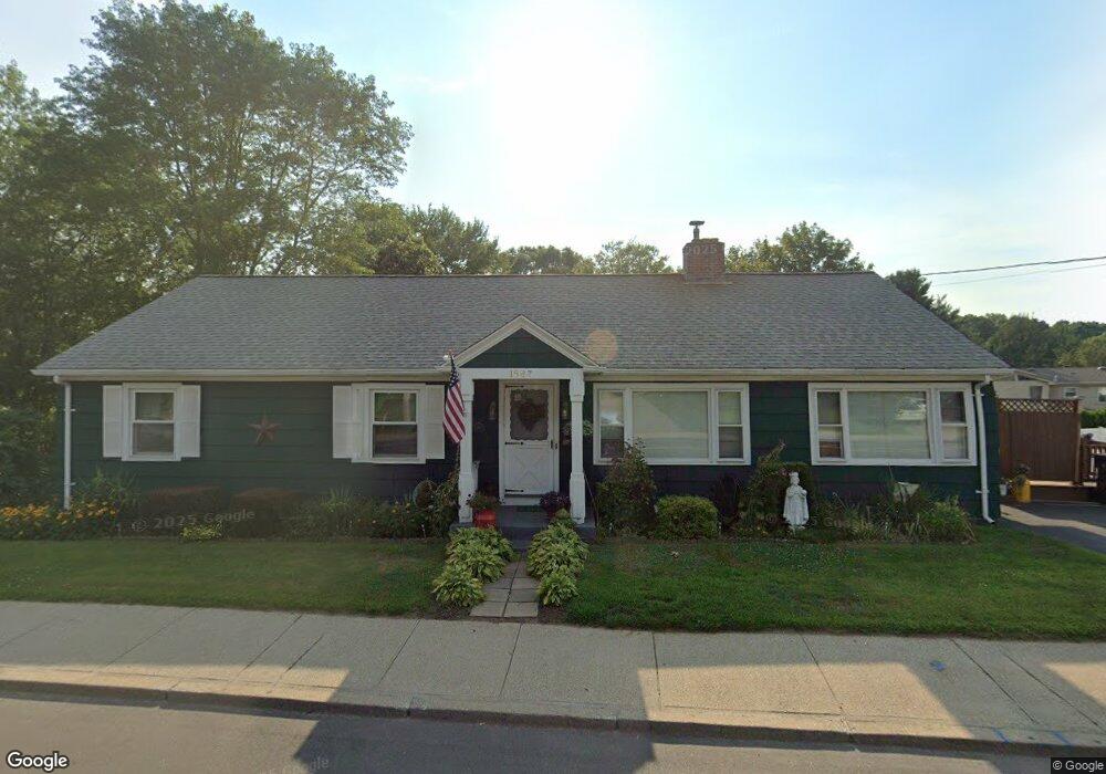 1587 Mendon Rd, Woonsocket, RI 02895 - photo 1