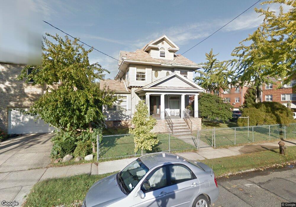 4304 169th St, Flushing, NY 11358 - photo 1