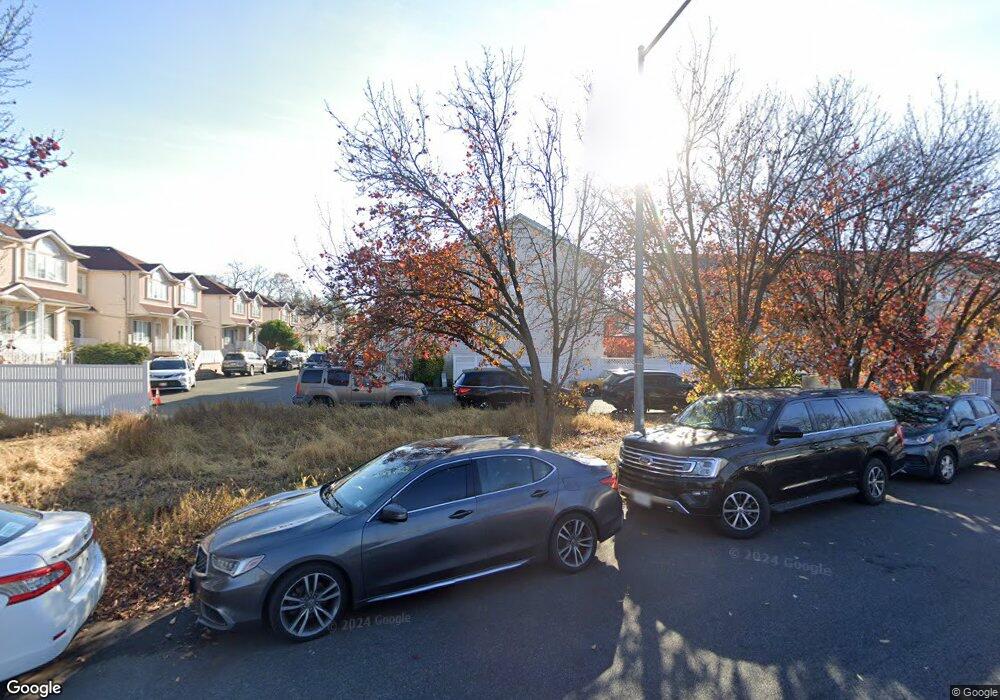 38 Chesterfield Ln, Staten Island, NY 10314 - photo 1