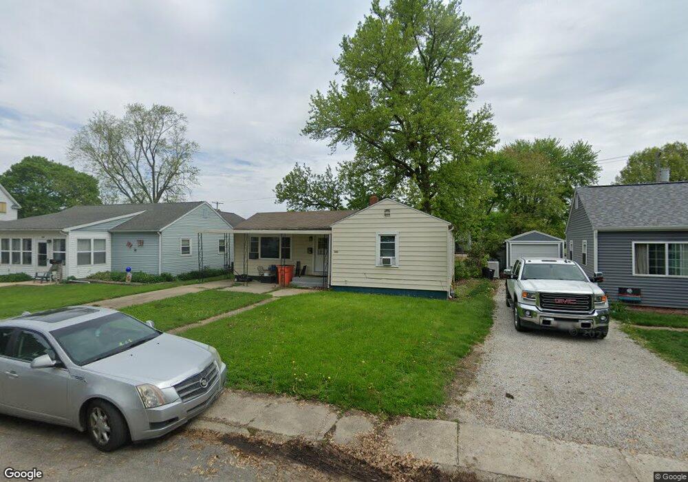 1104 S Lawn Dr, Mattoon, IL 61938 - photo 1